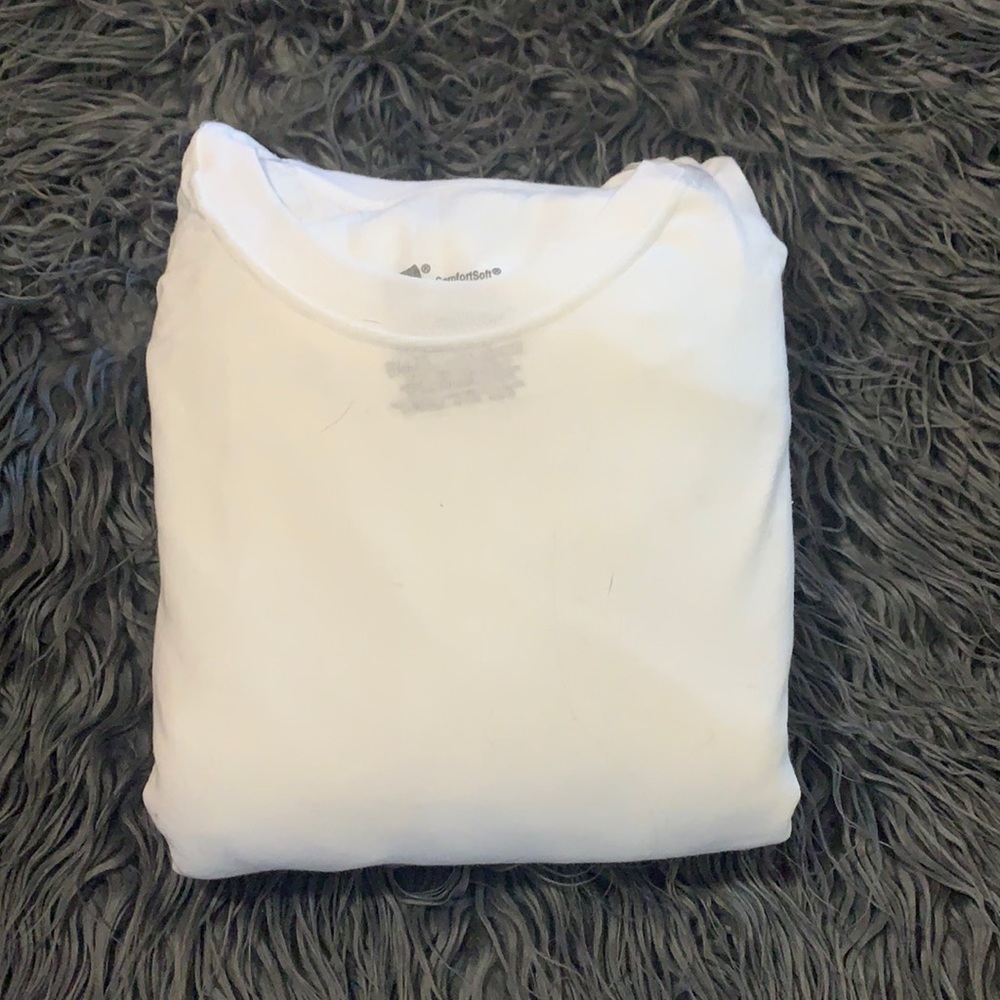 Comfort Soft Hanes size Medium white T-shirt’s